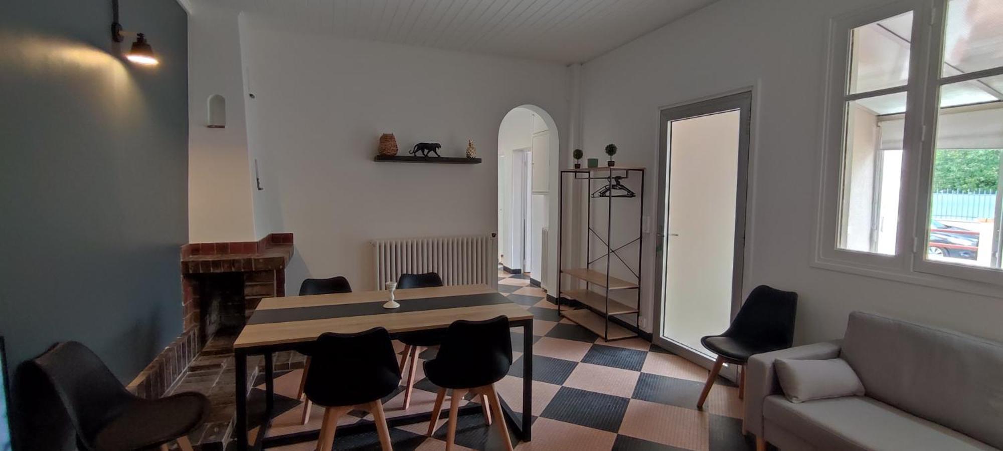 Maison Charmante Avec Patio ! Bourges Extérieur photo